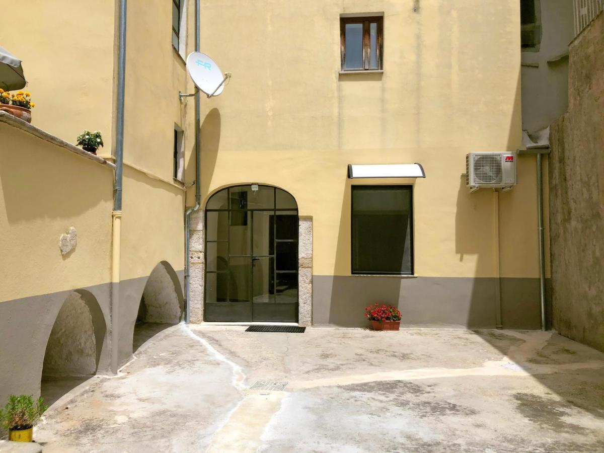 ALCENTRO Orange Home Venafro Buitenkant foto